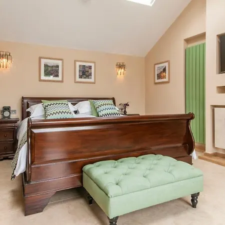 Bank View Farm 4* Sheffield